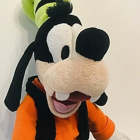 Disney Store Goofy Plush Stuffed Toy Classic Outfit Character Doll Hat 18” - Picture 3 of 16